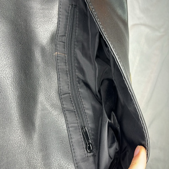 Guess black wristlet clutch purse - Picture 5 of 5